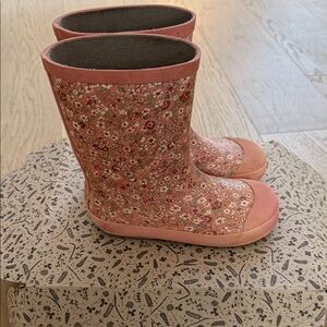 Wheat Floral Pink Kids Rain Boots size 11.5